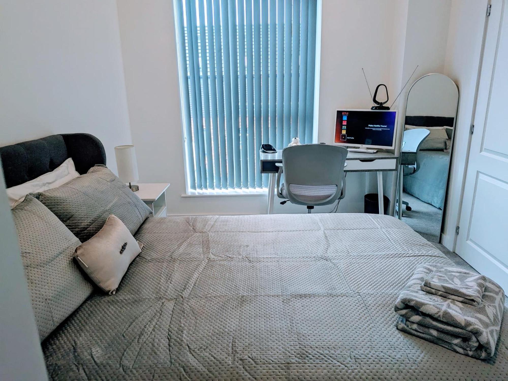 Contemporary Double Ensuite Room Birmingham Bagian luar foto