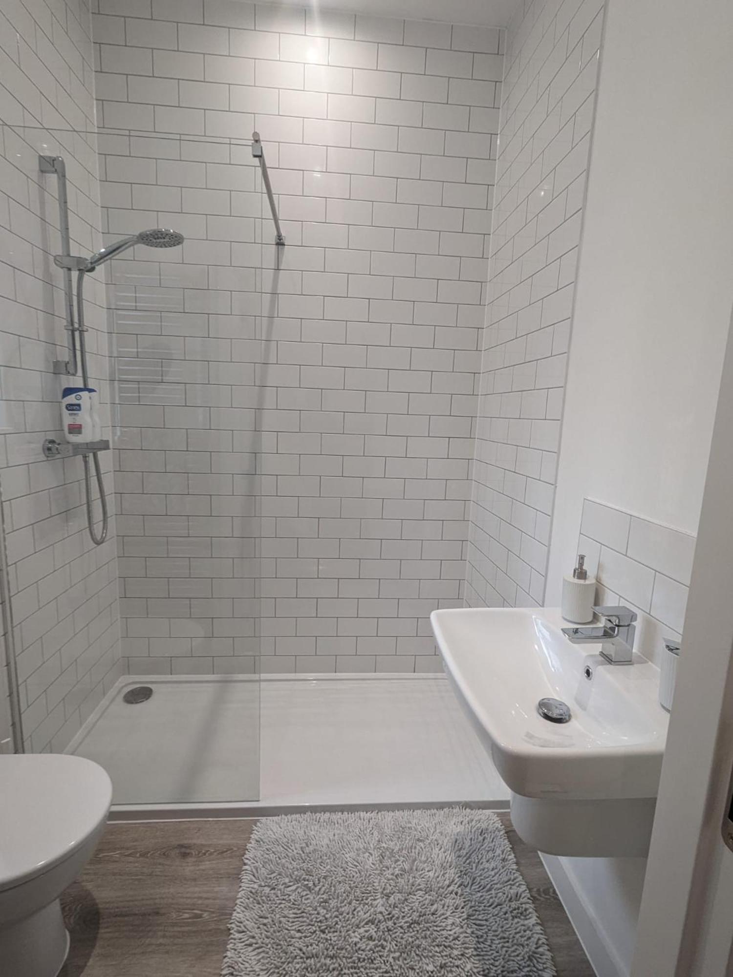 Contemporary Double Ensuite Room Birmingham Bagian luar foto